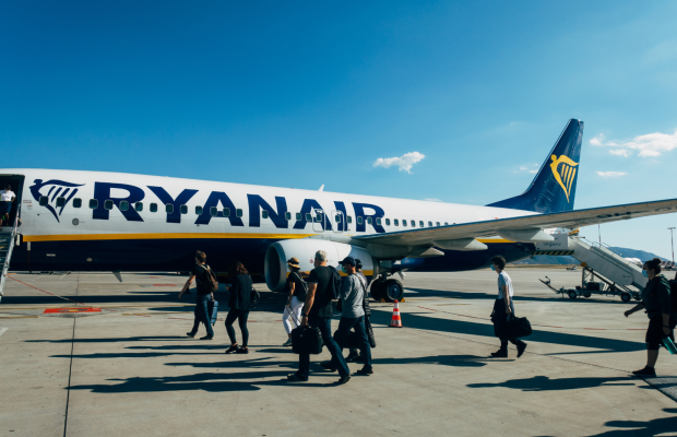 Tasas por equipaje de mano: las asociaciones de consumidores lamentan que la Comisión Europea impugne las multas impuestas a las aerolíneas españolas